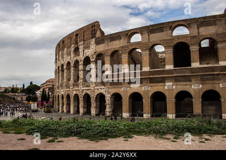Il Colosseo, la grande bellezza di Roma Foto Stock