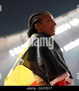 Doha in Qatar. 3° Ott, 2019. Nafissatou Thiam del Belgio reagisce dopo la 800m delle donne del heptathlon al 2019 IAAF mondiale di atletica a Doha, in Qatar, sul . Credito: Li pista/Xinhua/Alamy Live News Foto Stock