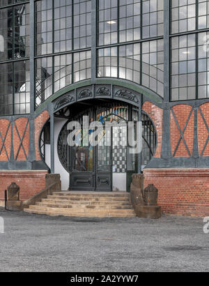 Massiccia di Art Nouveau e Déco camera del motore e la miniera di carbone a LWL Industrial Museum Zollern, Dortmund, Germania Foto Stock