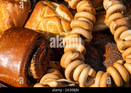 Molti pani misti e rotoli ripresa dall'alto. Foto Stock