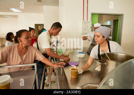 Venezuela Caracas Barriga Ilena e 5 ristoranti la preparazione di cibo per i poveri in ospedale 27-2-2017 foto: Jaco Klamer Foto Stock