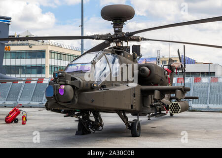 LE BOURGET PARIGI - giu 21, 2019: Nuovo Esercito americano Boeing AH-64e custode di Apache elicottero d'assalto sul display al Paris Air Show. Foto Stock