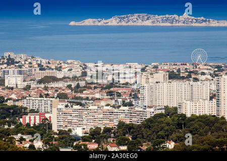 Stadtansicht von Marseille im Hintergrund die ehemalige Gefängnisinsel Île d'se, Frioul-Inseln, Marsiglia, Provence-Alpes-Côte d'Azur, Frankreich, Eur Foto Stock