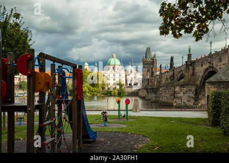 Pomeriggio autunnale a Praga Cechia. Foto Stock