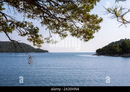 Il riparo e la splendida baia di Velji Lago, Lastovo, Dubrovnik-Neretva, Croazia Foto Stock