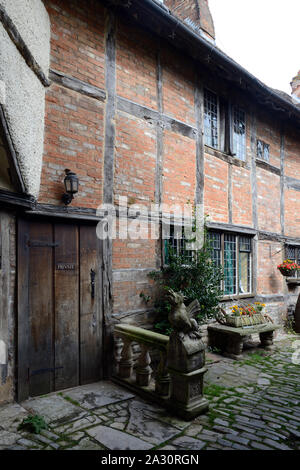 Il Shrieve's House & Fienile (f 1196), e il Museo di casa più antica a Stratford-upon-Avon & Più Haunted House & Building in Inghilterra Foto Stock