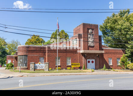 LENOIR, NC, Stati Uniti d'America-24 Settembre 2019: American Legion Post 29 edificio su N. Main St. Foto Stock