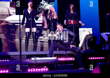 Hannover, Deutschland. 02oct, 2019. David Hasselhoff live in apertura della sua libertà!!! Il viaggio continua Tour 2019 presso lo Swiss Life Hall. Hannover, 02.10.2019 | Utilizzo di credito in tutto il mondo: dpa/Alamy Live News Foto Stock