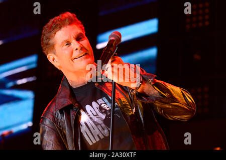 Hannover, Deutschland. 02oct, 2019. David Hasselhoff live in apertura della sua libertà!!! Il viaggio continua Tour 2019 presso lo Swiss Life Hall. Hannover, 02.10.2019 | Utilizzo di credito in tutto il mondo: dpa/Alamy Live News Foto Stock