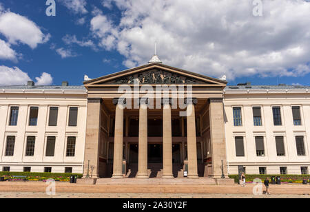OSLO, Norvegia - Università di Oslo, campus centrale nella Facoltà di Giurisprudenza dell'edificio. su Karl Johans Gate Street. Foto Stock