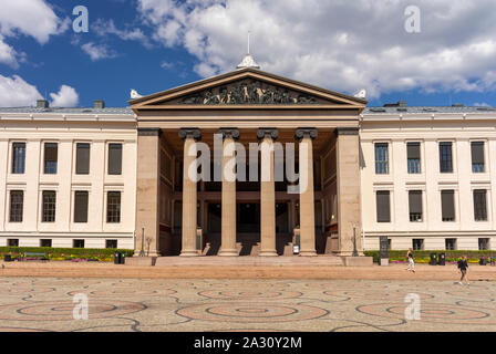 OSLO, Norvegia - Università di Oslo, campus centrale nella Facoltà di Giurisprudenza dell'edificio. su Karl Johans Gate Street. Foto Stock