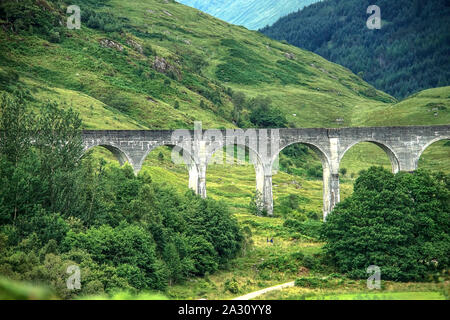 Viadotto Glenfinnan. Il viadotto ferroviario sul West Highland Line in Glenfinnan, Inverness-shire, Scozia. Highlands scozzesi. Foto Stock