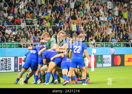 YOKOHAMA, A - 04.10.2019: COPPA DEL MONDO DI RUGBY ÁFRICA DO SUL X ITALIA - folla durante scrum in Coppa del Mondo di Rugby 2019 match tra il Sud Africa e Italia Argentina a Ecopa Stadium di Shizuoka, Giappone (Foto: Bruno Ruas/Fotoarena) Foto Stock