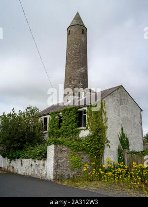 Killala Round Tower, Killala Town, Killala, nella contea di Mayo, Repubblica di Irlanda Foto Stock