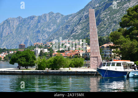 Kotor, Montenegro - 10. 6. 2019. Spomenik Slobode - Monumento della libertà Foto Stock