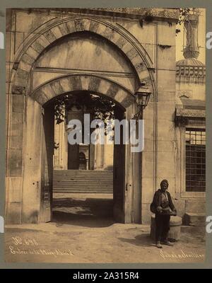Entrée de la Mosquée Ahmed - Sébah & Joaillier. Foto Stock