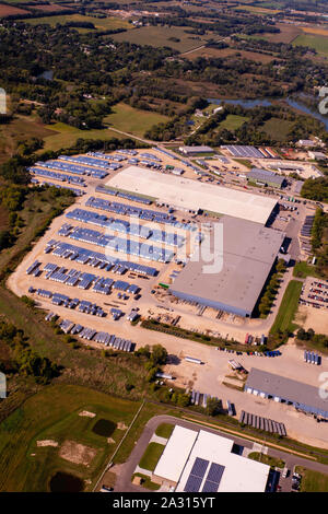 Fotografia aerea di Stoughton rimorchio, un camion rimorchio costruttore in Stoughton Wisconsin, USA. Foto Stock