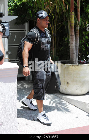 MIAMI BEACH, FL, Stati Uniti d'America. , . Meglio di Jersey Shore star Ronald ÔRonnieÕ Ortiz-Magro Persone: Ronald ÔRonnieÕ Ortiz-Magro Credito: tempeste Media Group/Alamy Live News Foto Stock