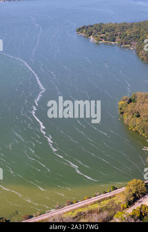 Fotografia aerea di Langmuir correnti sul lago Kegonsa, Wisconsin, Stati Uniti d'America. Foto Stock