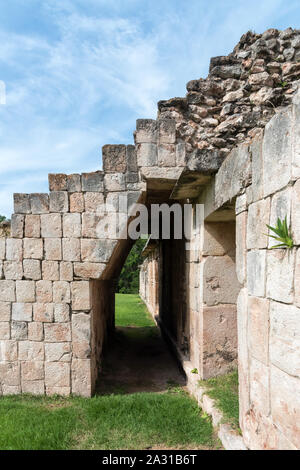 3 agosto 2019: Maya sito archeologico di Kabah sulla rotta Puuc nello stato dello Yucatan, Messico Foto Stock