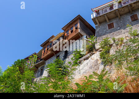 Molivos village, una vista della pittoresca, case tradizionali di MOLIVOS, in Lesvos (o lesbo) Island, Grecia, l'Europa. Foto Stock