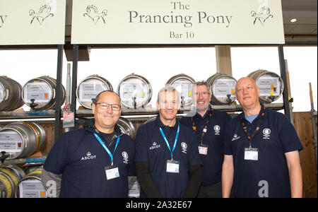 Autunno Racing Weekend & Ascot festa della birra, Ascot Racecourse, Ascot, Berkshire, Regno Unito. 4 Ottobre, 2019. Credito: Maureen McLean/Alamy Foto Stock