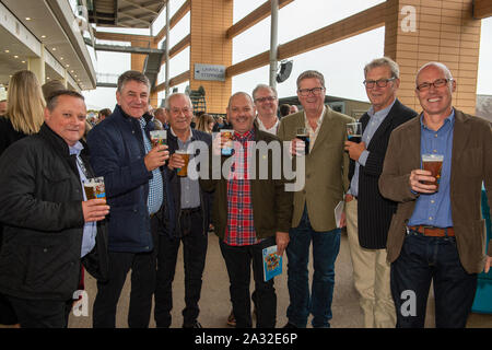 Autunno Racing Weekend & Ascot festa della birra, Ascot Racecourse, Ascot, Berkshire, Regno Unito. 4 Ottobre, 2019. Credito: Maureen McLean/Alamy Foto Stock