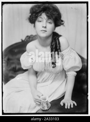 Evelyn Nesbit circa 1900 in un momento in cui essa è stata portata in studio da Stanford White Foto Stock