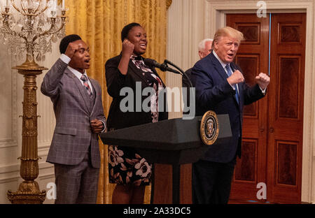 Washington DC, Stati Uniti d'America. 04 ott 2019. Washington, Stati Uniti d'America. 04 Giugno, 2018. Il Presidente degli Stati Uniti, Trump grandi ospiti al giovane nero Leadership Summit 2019 presso la Casa Bianca a Washington DC su Venerdì 4 ottobre 2019. Credito: dpa picture alliance/Alamy Live News Foto Stock