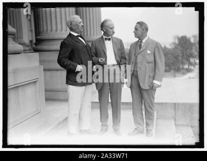 Caduta, ALBERT BACON. Il senatore da NEW MEXICO, 1912-1921; Segretario degli Interni, 1921-1923. MARCUS SMITH; caduta; il senatore BRANDEGEE Foto Stock