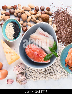 Gli alimenti più elevato in fosforo. Mangiare sano concetto. Vista superiore Foto Stock