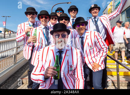 Tokyo, Giappone. 05 ott 2019. Coppa del Mondo di Rugby Giappone 2019 Inghilterra vs Argentina presso il Tokyo Stadium. Tifosi si riuniscono in anticipo del match. Credito: HKPhotoNews/Alamy Live News Foto Stock