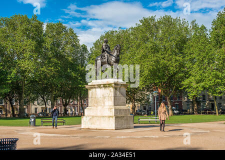 John Michael Rysbrack della statua di Guglielmo III di Queen Square, Città Vecchia, Bristol, Inghilterra, Regno Unito Foto Stock