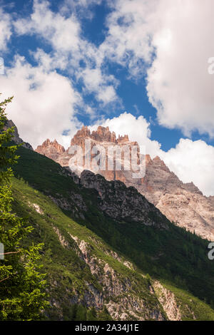 Vista panoramica sulle Dolomiti, Dreischusterspitze. Foto Stock