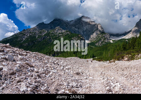 Le cadute di massi nelle Dolomiti in Alto Adige Foto Stock