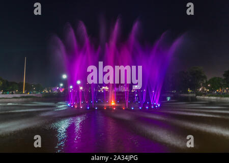 Iqbal Park (Urdu: اقبال پارک‎), precedentemente Minto Park è un parco urbano; dopo il rinnovo e l'espansione il suo nome è maggiore Iqbal Park si trova a Lahore. Foto Stock