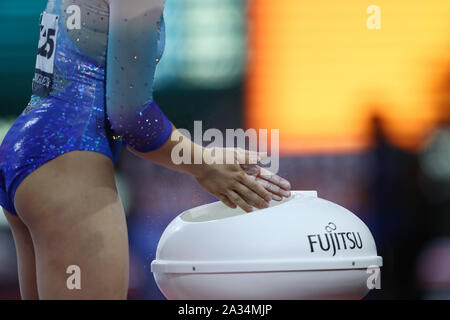 Stuttgart, Germania. 4 Ott 2019. Dettaglio shot ginnastica artistica : Il 2019 ginnastica artistica Campionati del mondo, le Donne Squadra Qualification in corrispondenza alla Hanns-Martin-Schleyer-Halle a Stoccarda in Germania . Credito: Giovanni Osada AFLO/sport/Alamy Live News Foto Stock