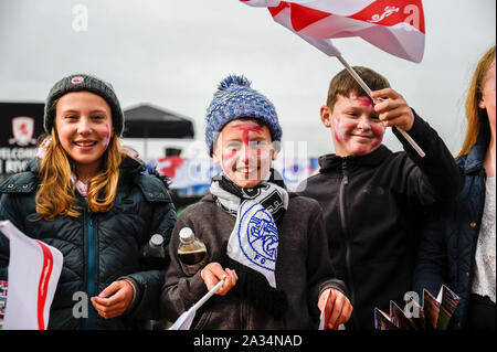 Middlesbrough, Regno Unito. 05 ott 2019.Middlesbrough, Regno Unito. 5 Ottobre, 2019. Tifosi inglesi prima della International amichevole tra Inghilterra donne e Brasile le donne al Riverside Stadium, Middlesbrough sabato 5 ottobre 2019.( Credito: Iam masterizzare | MI News) La fotografia può essere utilizzata solo per il giornale e/o rivista scopi editoriali, è richiesta una licenza per uso commerciale Credito: MI News & Sport /Alamy Live News Foto Stock