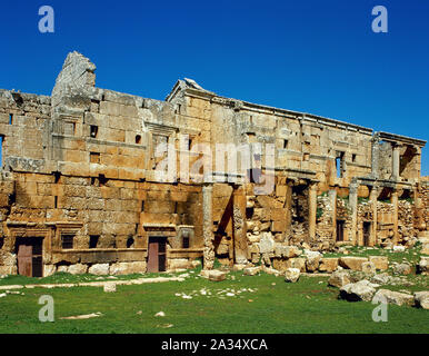 Balshoon, Siria. Città morta di Serjilla, fondata nel 473 A.C. Le rovine di una chiesa cristiana. (Foto scattata prima della Siria Guerra civile). Foto Stock