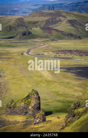 Splendido paesaggio verde come si vede da Dyrhólaey, Islanda Foto Stock