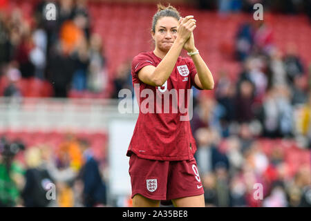 Middlesbrough, Regno Unito. 05 ott 2019. MIDDLESBROUGH, Inghilterra ottobre 5th Jodie Taylor di Inghilterra donne applaude i tifosi durante la International amichevole tra Inghilterra donne e Brasile le donne al Riverside Stadium, Middlesbrough sabato 5 ottobre 2019.( Credito: Iam masterizzare | MI News) La fotografia può essere utilizzata solo per il giornale e/o rivista scopi editoriali, è richiesta una licenza per uso commerciale Credito: MI News & Sport /Alamy Live News Foto Stock