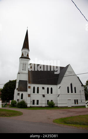 Agosto 18, 2019 - grande villaggio, Nova Scotia - uno del Canada è più antichi luoghi storici, il St James Chiesa unita è un negozio di antiquariato in estate mon Foto Stock