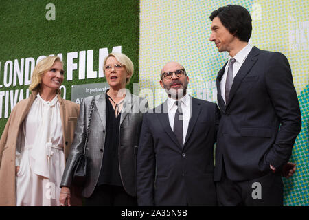 (Da sinistra a destra) Produttore Jennifer Fox, Annette Bening, Scott Z Burns e Driver di Adam che arrivano per la relazione premiere, come parte del BFI London Film Festival, presso il terrapieno Giardino Cinema a Londra. Foto Stock