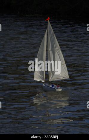 Modello Yachting sulla nave di Exeter Canal. Devon, Regno Unito. Foto Stock