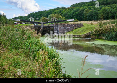 Woolsthorpe il bloccaggio superiore sulla sezione restaurata di Grantham Canal in Lincolnshire Foto Stock