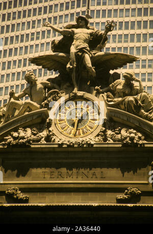 Statua di Mercurio sul Grand Central Terminal, New York Foto Stock