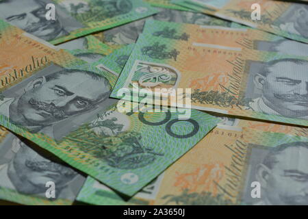 Australian banconote da cento dollari, sfondo, il fuoco selettivo Foto Stock