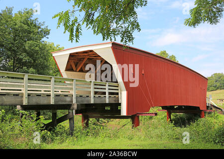 Ponte di cedro sotto tree - Iowa Foto Stock