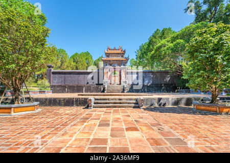 Kien Phuc tomba nella motivazione del Vietnam antica Tu Duc tomba reale vicino a tonalità, Vietnam. Un sito Patrimonio Mondiale dell'Unesco Foto Stock