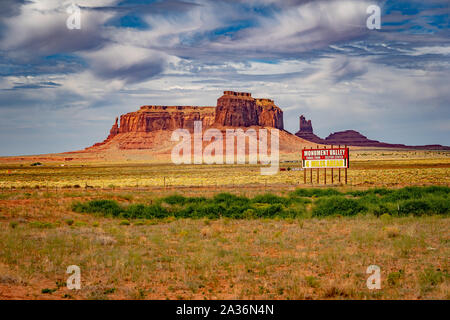 Monument Valley, Utah, USA - il centro visitatori si trova in una posizione panoramica Foto Stock